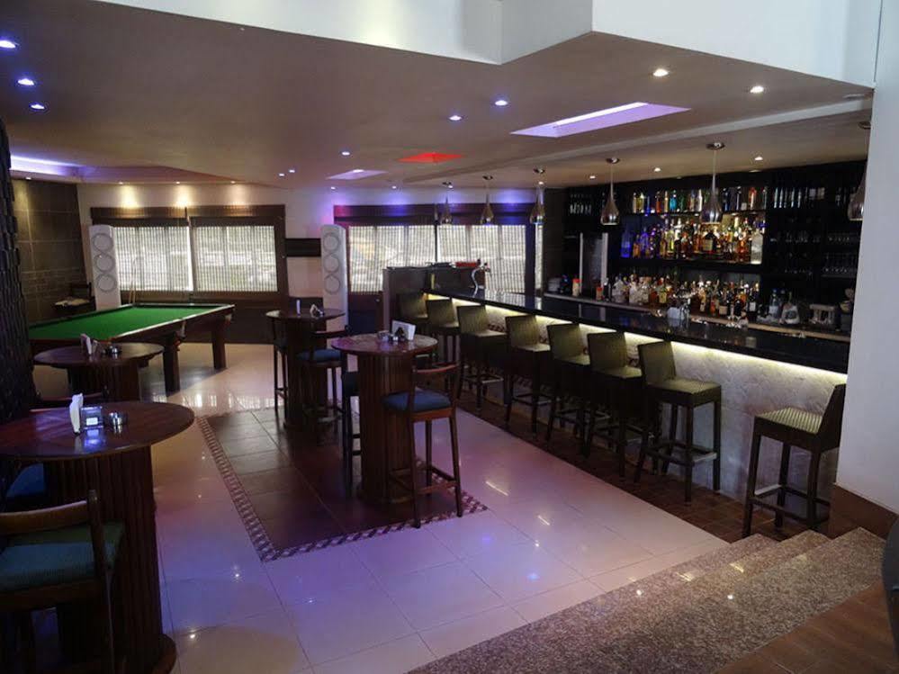 The Hub Hotel New England Экстерьер фото